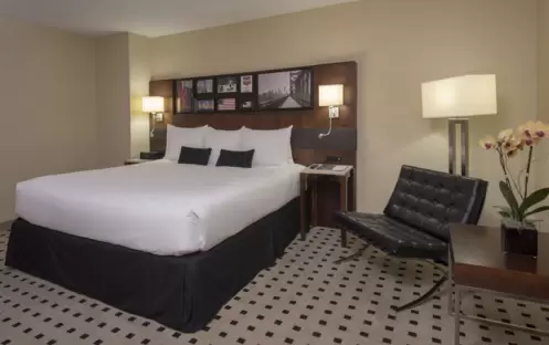 Warwick Rittenhouse - Signature Room King Warwick Rittenhouse - Signature Room King